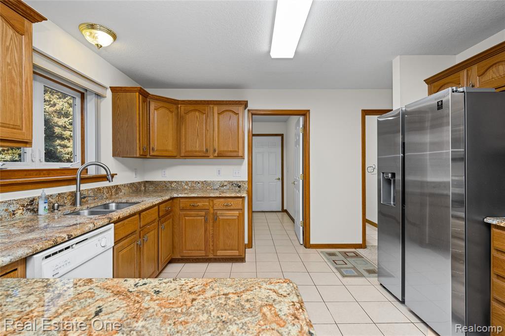 4438 Great Oaks Drive, Grand Blanc, MI 48439 — Photo 25