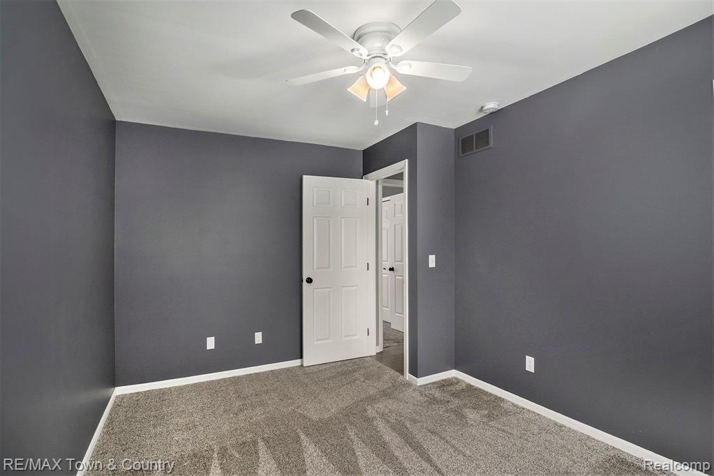 8131 FOX HOLLOW Road, Goodrich Vlg, MI — Photo 15