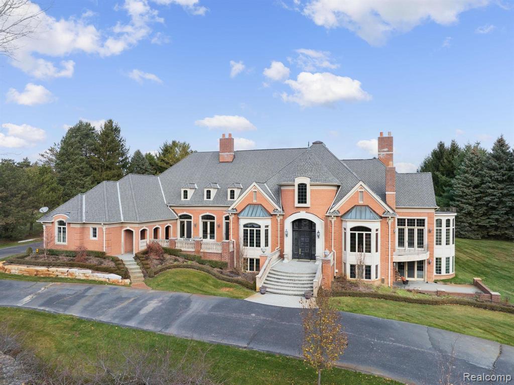 5165 Abbey Road, Rochester, MI, 48306