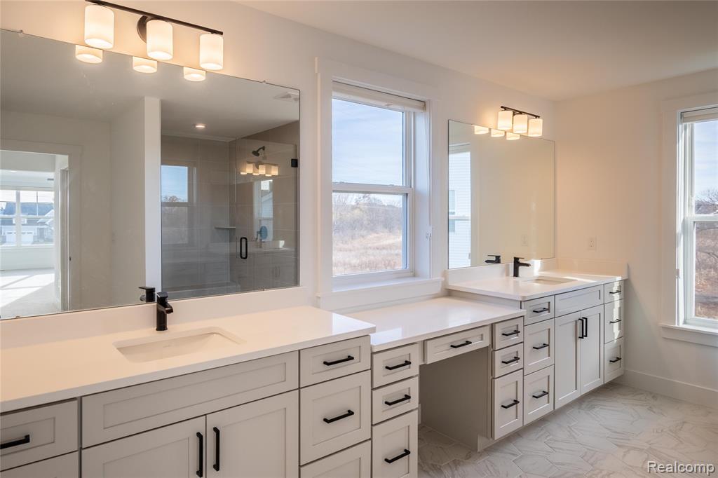 5556 Hobart Court, West Bloomfield, MI — Photo 6