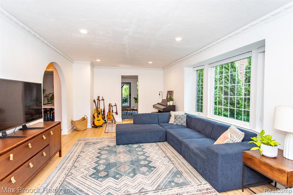 26008 Pembroke Road, Huntington Woods, MI — Photo 16
