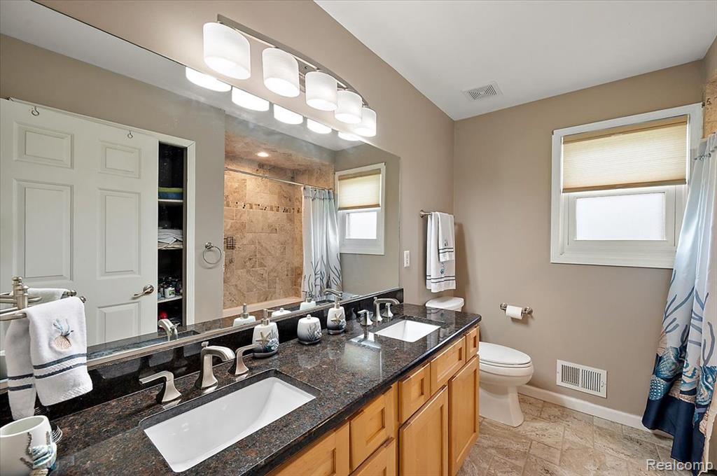 48037 Lafayette Drive, Macomb, MI 48044 — Photo 25