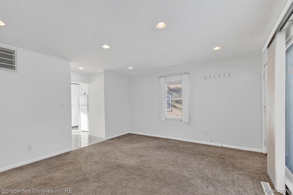 10111 Troy Street, Oak Park, MI, 48237