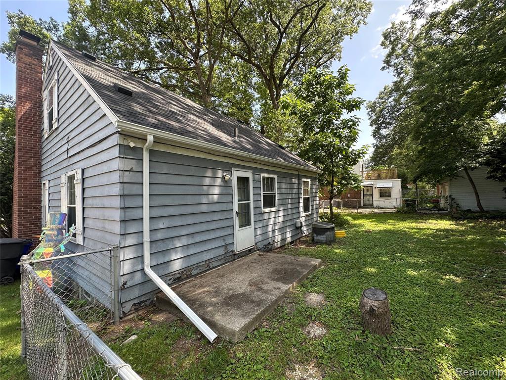 17667 Patton Street - Photo 3