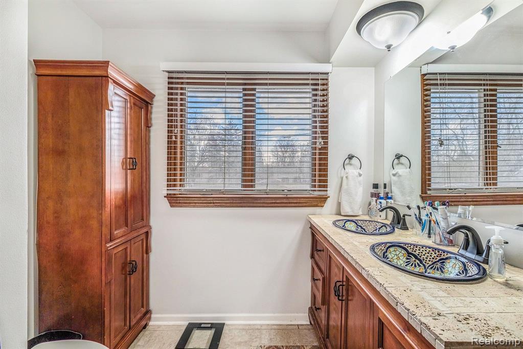 5396 TORREY Road, Flint, MI 48507 — Photo 7