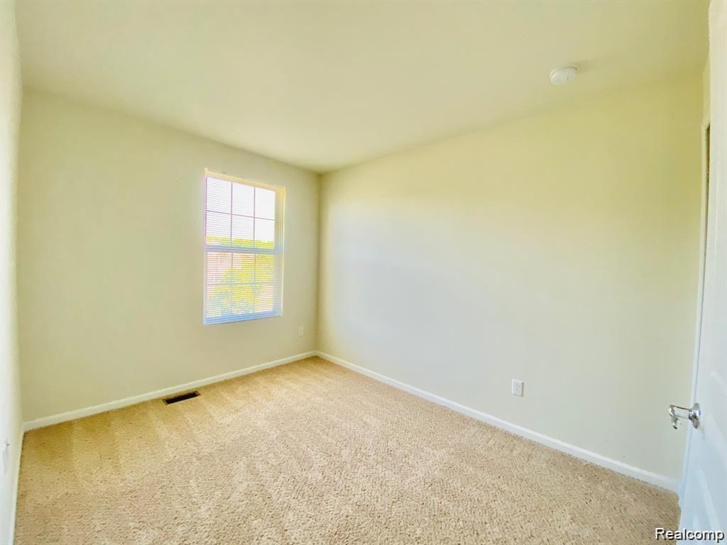 44563 Gwinnett Loop, Novi, MI — Photo 16