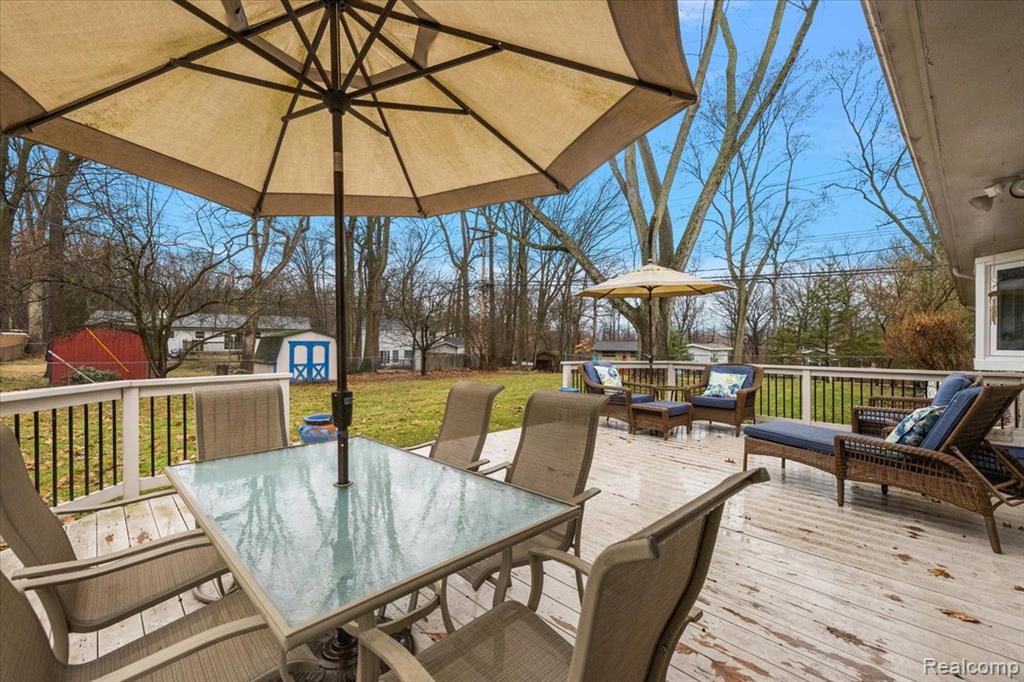 4399 Midrow Road, Waterford, MI 48329 — Photo 37