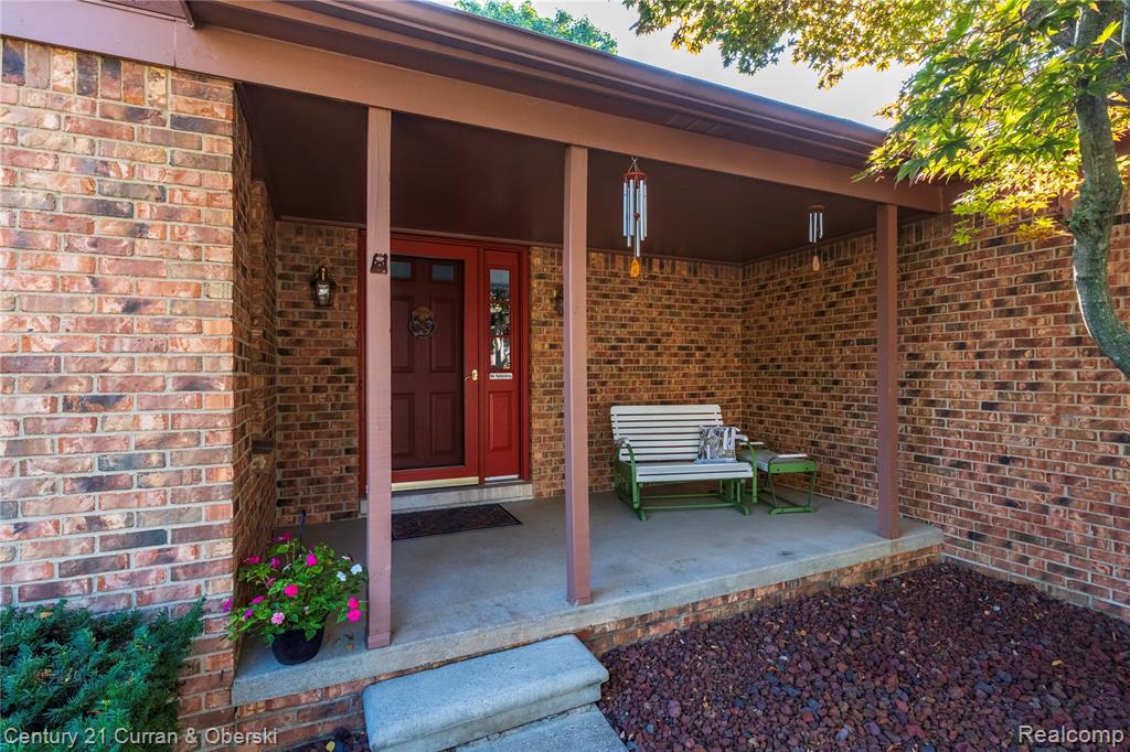 44976 Yorkshire Drive, Novi, MI — Photo 2