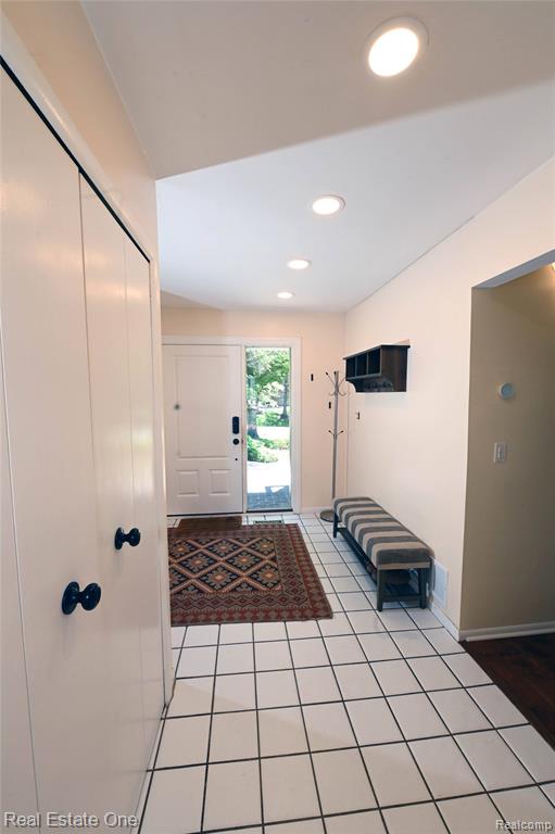 5382 Van Ness Drive, Bloomfield Hills, MI 48302 — Photo 12