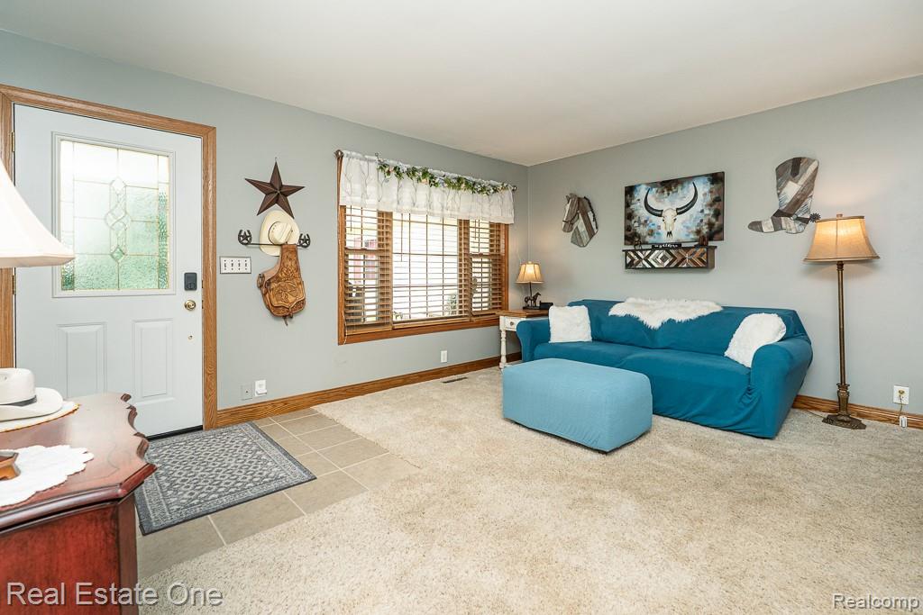 58900 12 Mile Road, New Hudson, MI 48165 — Photo 10