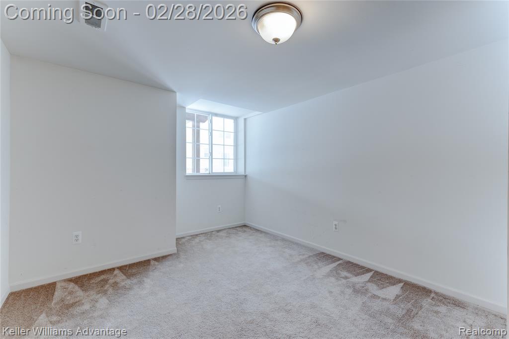 27455 Harrington Way, Novi, MI — Photo 34