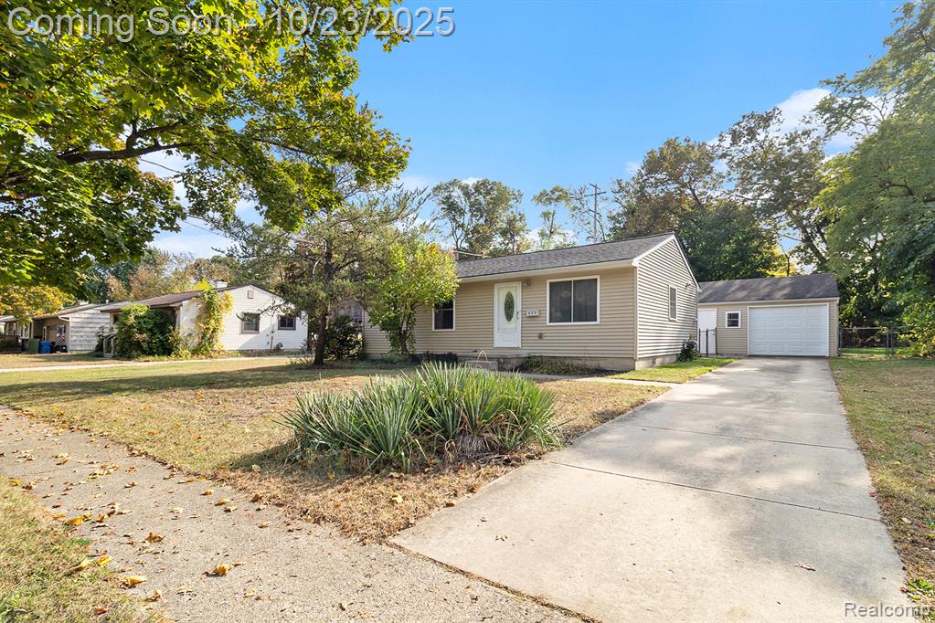 809 Richard Street, Holly, MI 48442 — Photo 2