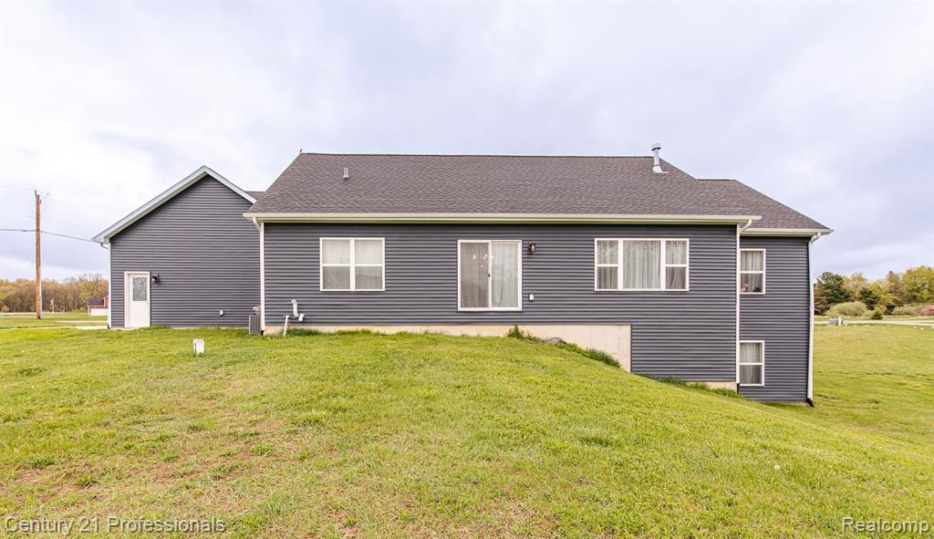 4914 Toratola Lane, Howell, MI 48843 — Photo 35