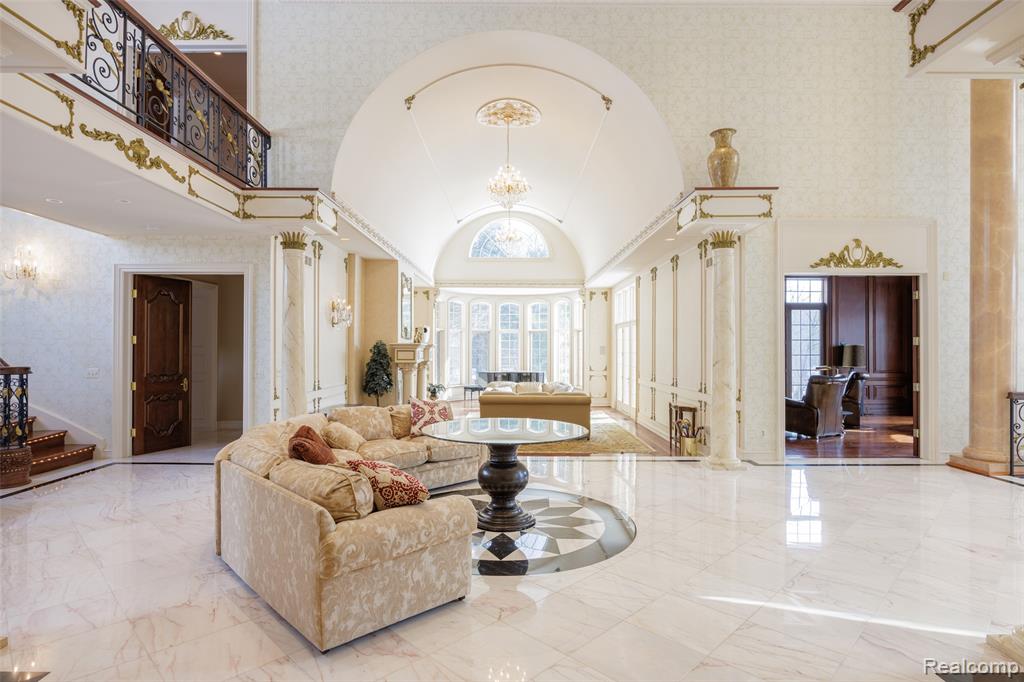 5165 Abbey Road, Rochester, MI, 48306