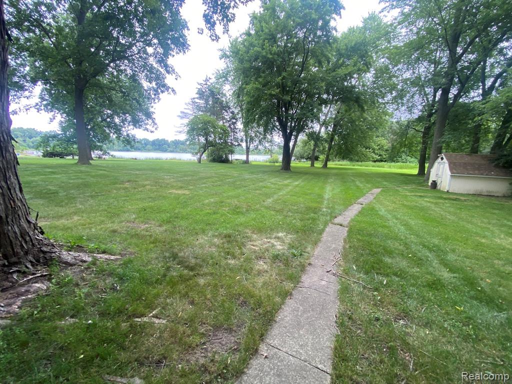 880 Bay Street, Pontiac, MI 48342 — Photo 8