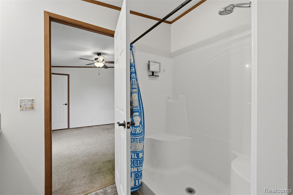 11006 Wood Run Circle, South Lyon, MI 48178 — Photo 12