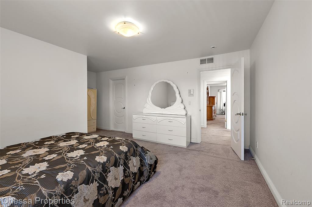 12984 Azure Drive, Utica, MI 48315 — Photo 49