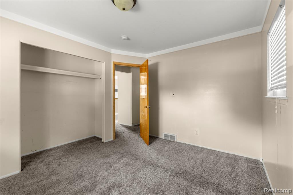 6131 N Evangeline Street, Dearborn Heights, MI 48127 — Photo 19