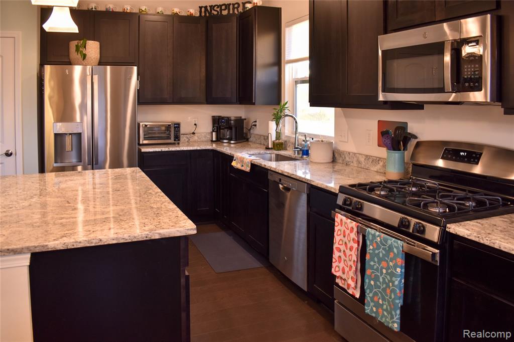 8211 Carston Lane, Brighton, MI 48116 — Photo 11