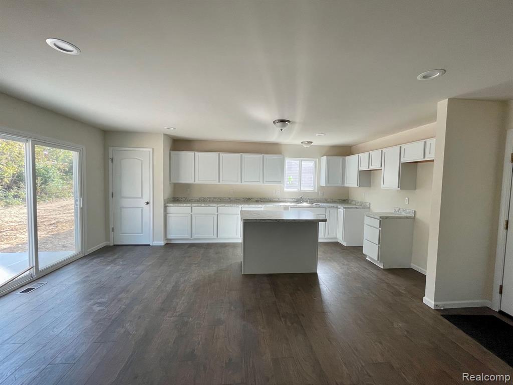 3999 Lotus Landing Circle, Waterford, MI 48329 — Photo 7