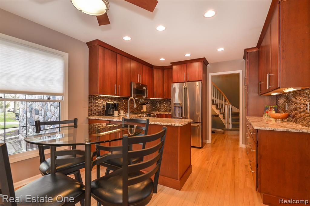 4490 GOLF VIEW Drive, Brighton, MI 48116 — Photo 30