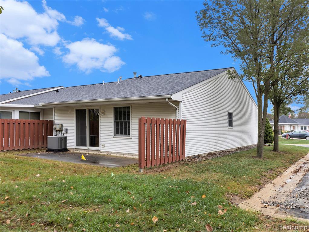 620 YORKSHIRE Square, Milan, MI 48160 — Photo 15