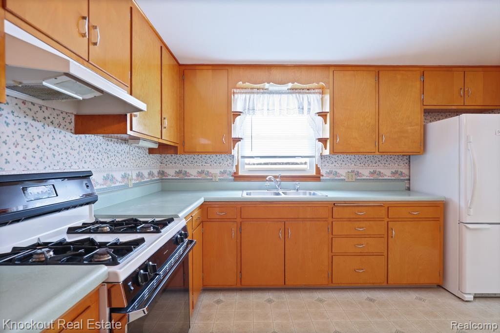 1105 S Mueller Road, Saginaw, MI 48601 — Photo 18