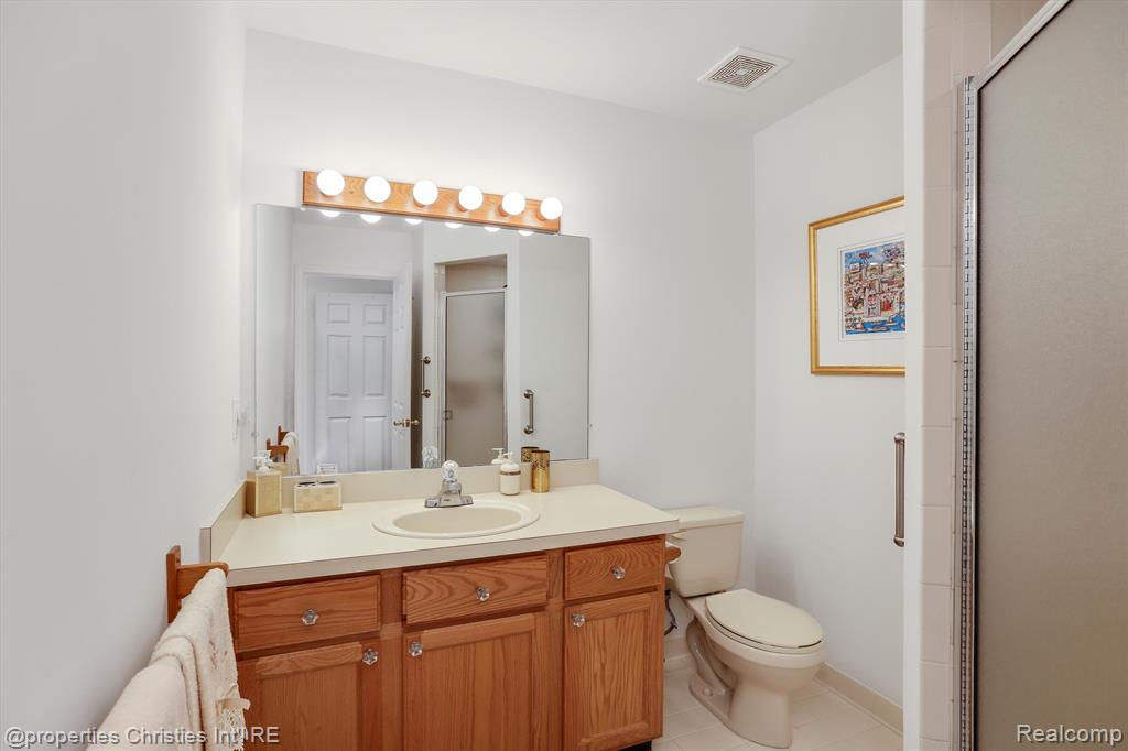 35211 White Pine Trail, Farmington Hills, MI 48335 — Photo 21