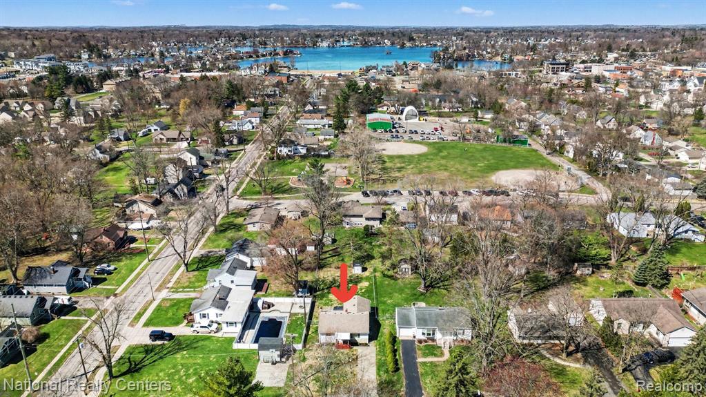 586 Bagley Street, Lake Orion, MI 48362 — Photo 17