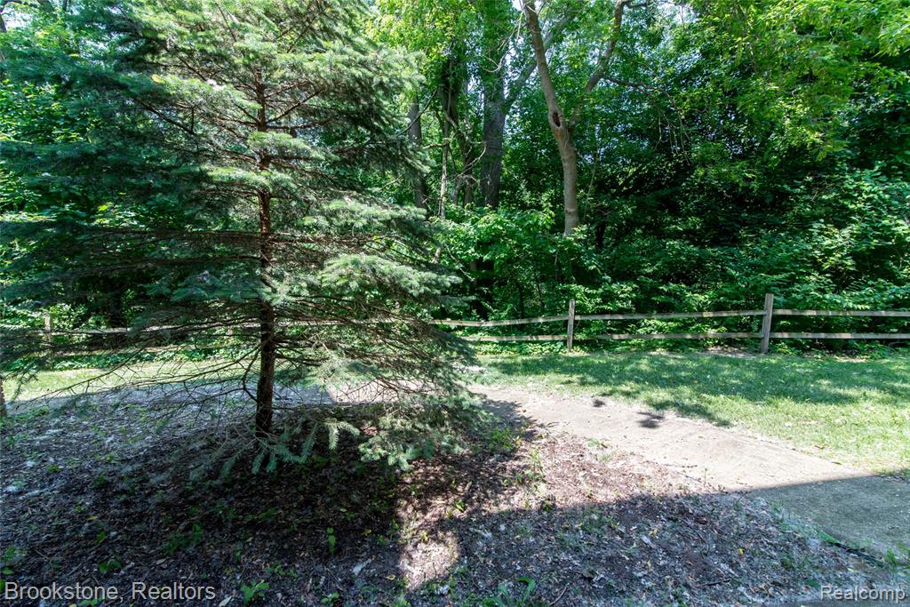 31831 Grand River Avenue, 49, Farmington, MI 48336 — Photo 23