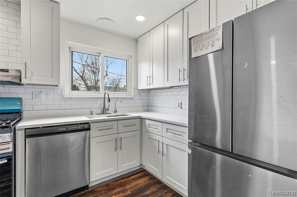 1575 W 13 Mile Road, Madison Heights, MI 48071 — Photo 9