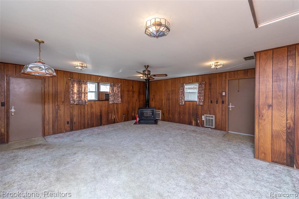 656 S CASS LAKE Road, Waterford, MI 48328 — Photo 32