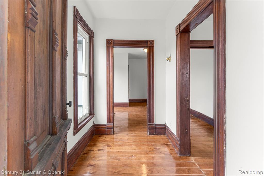 8004 N Farmington Road, Westland, MI — Photo 3
