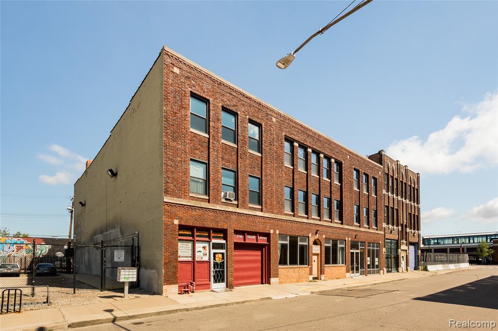 1337 Division Street - Photo 3