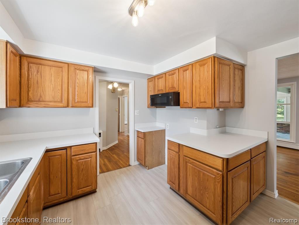 771 Gertrude Road, Waterford, MI 48328 — Photo 14