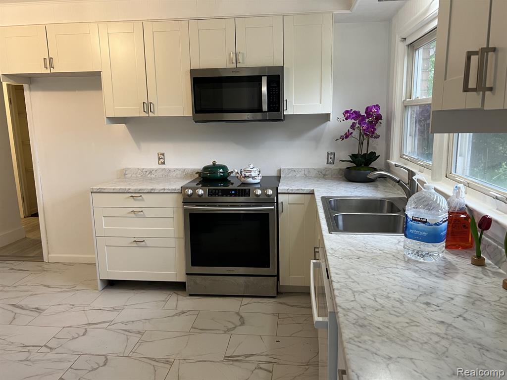 51815 8 Mile Road, Salem, MI 48167 — Photo 15