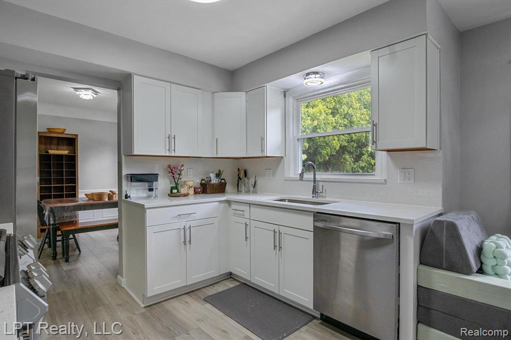 18441 ROSELAND Boulevard, Lathrup Village, MI 48076 — Photo 19