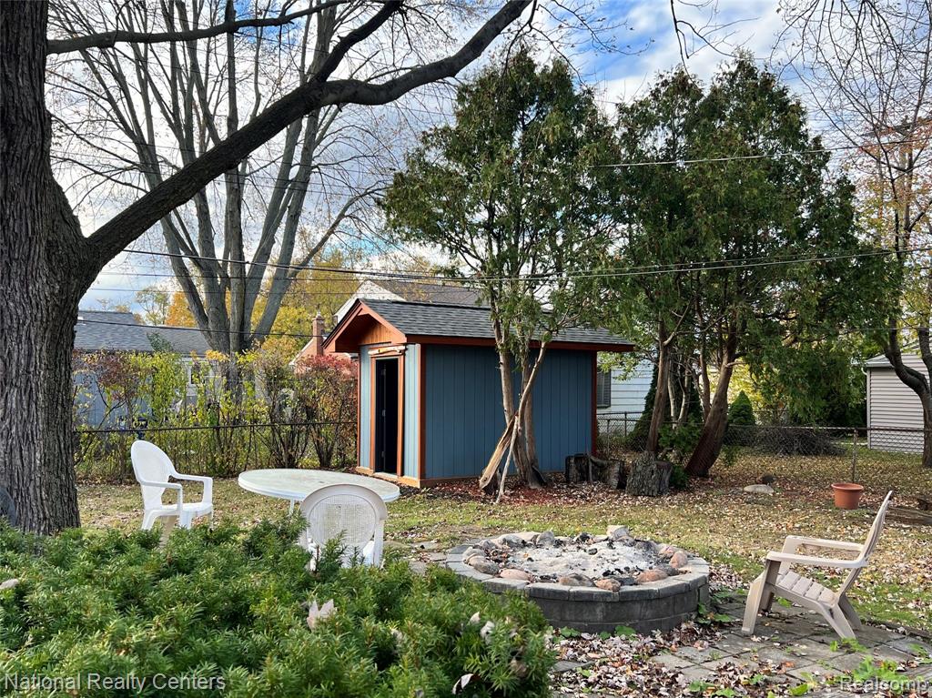 8571 Cranston Street, Westland, MI — Photo 25