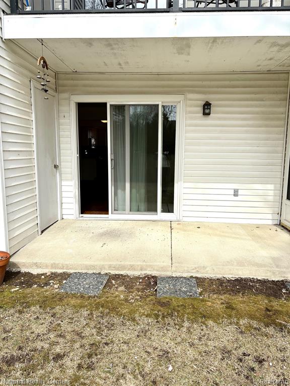 42499 PLYMOUTH HOLLOW Drive, 32, Plymouth, MI 48170 — Photo 19