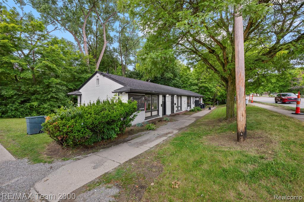 24821 5 Mile Road, Redford, MI 48239 — Photo 8