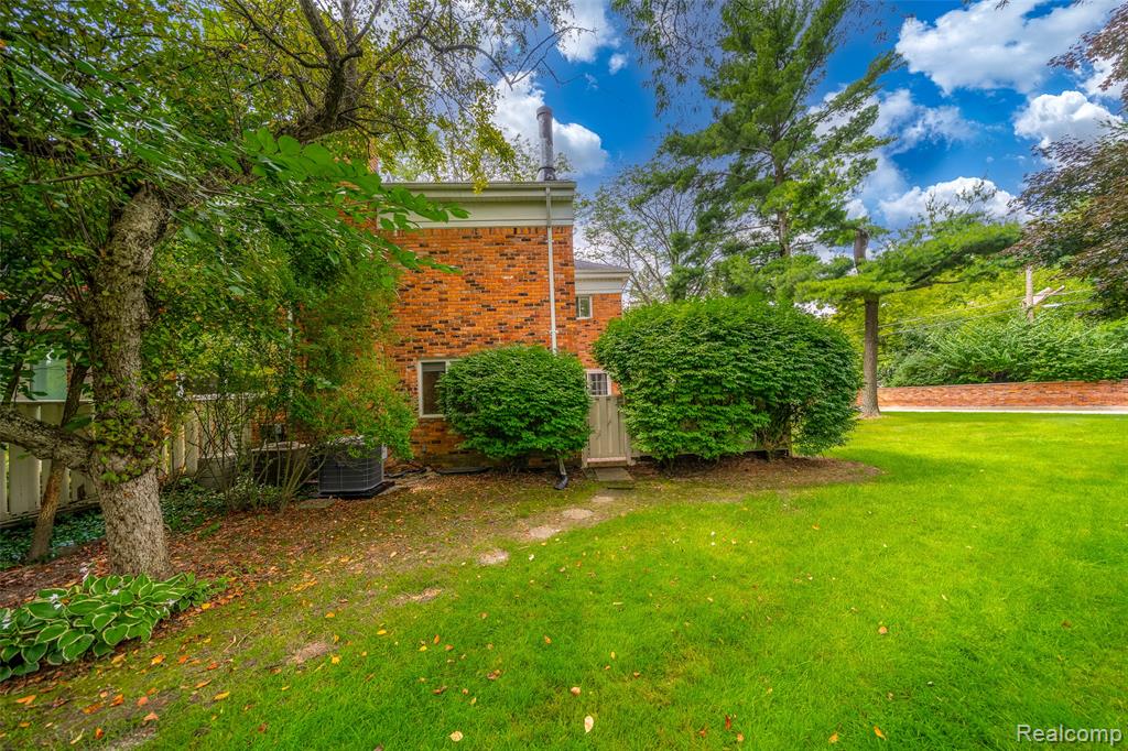 560 Billingsgate Court, Bloomfield Hills, MI 48301 — Photo 32