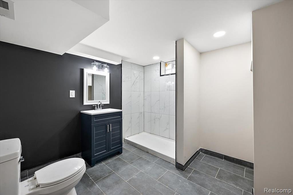 8404 Patton Street, Detroit, MI 48228 — Photo 39
