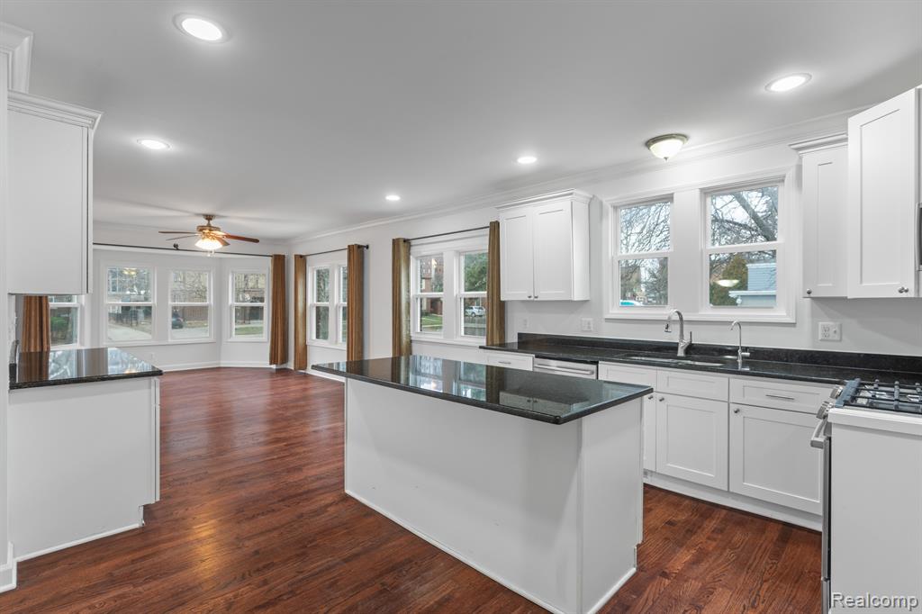 520 FISKE Drive, Detroit, MI 48214 — Photo 10
