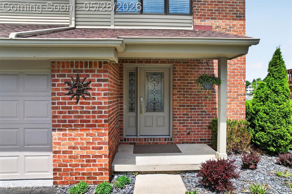 2214 Bowles Street, Fenton, MI 48430 — Photo 2