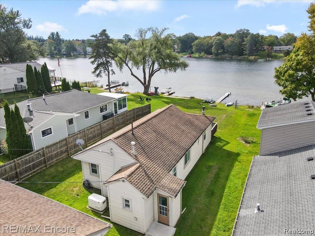 662 LAWSON Drive, Lake Orion, MI 48362 — Photo 5
