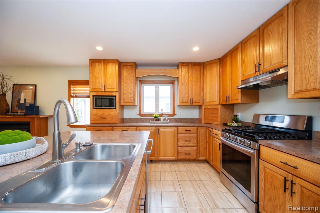 2540 SOUTHLAWN Street, Ypsilanti, MI 48197 — Photo 47