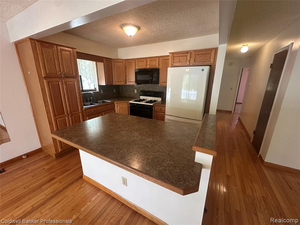 5398 Linger Lane, Lapeer, MI 48446 — Photo 5