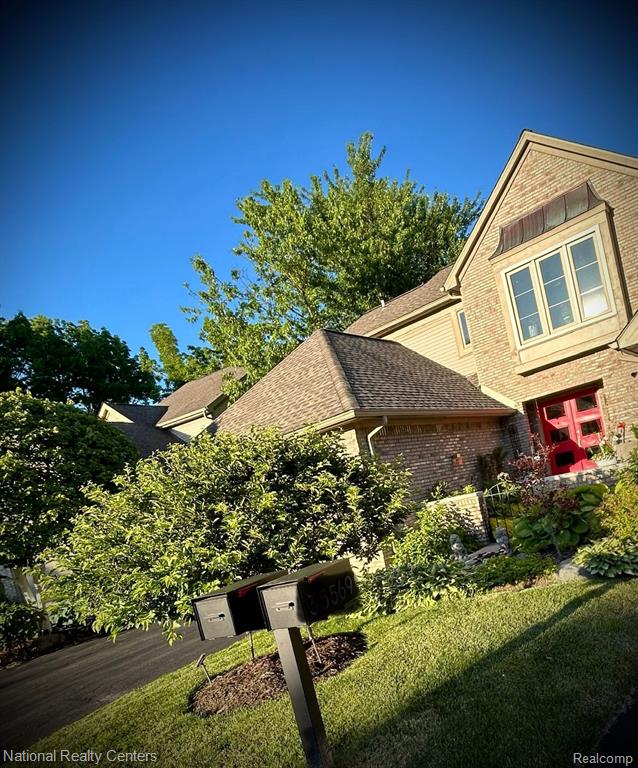 35573 CROSS CREEK N, Farmington Hills, MI 48331 — Photo 2
