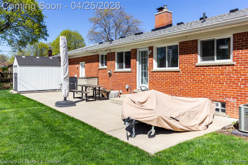 22803 Manning Street, Farmington, MI 48336 — Photo 43