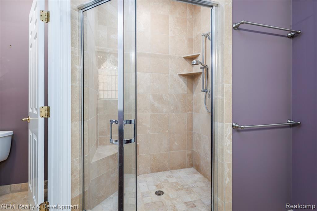 9054 Green Hickory Lane, Fenton, MI 48430 — Photo 28